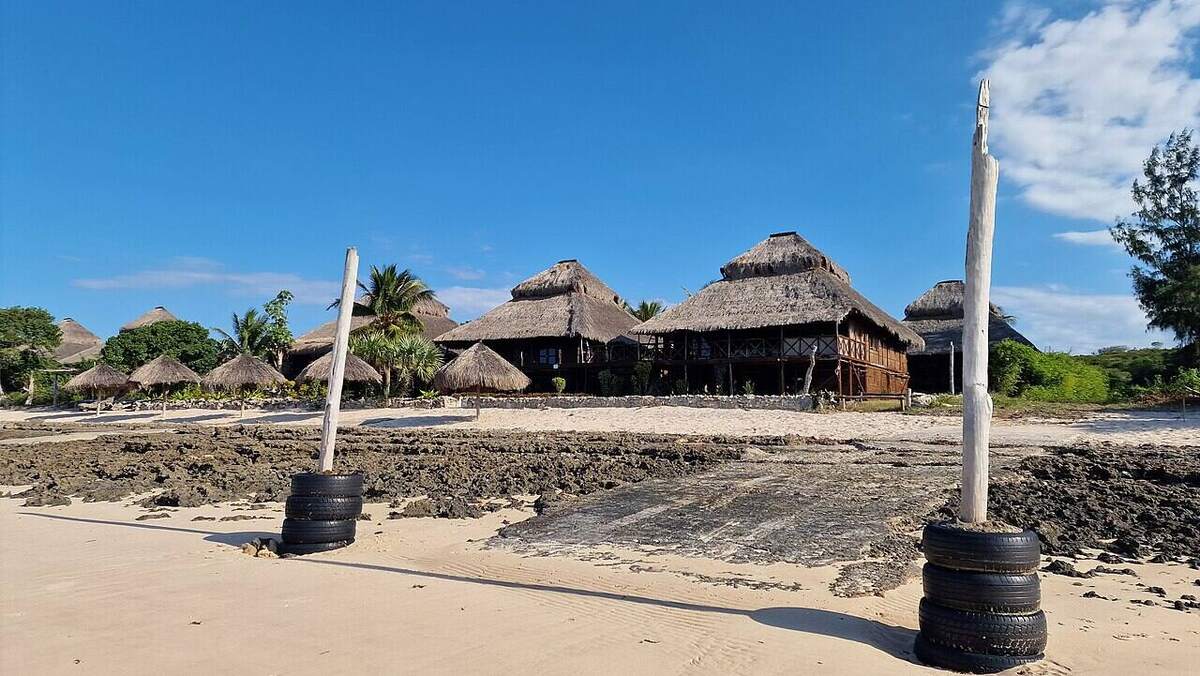Lazul Beach House
